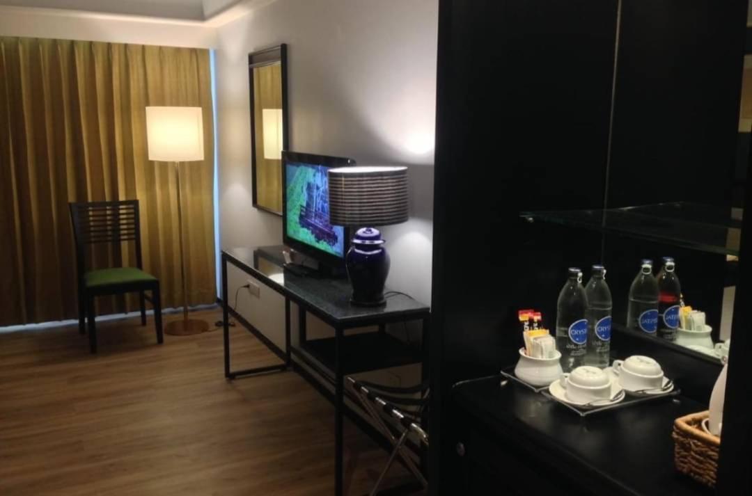 Witz Bangkok Ramkhamhaeng Hotel Exterior photo