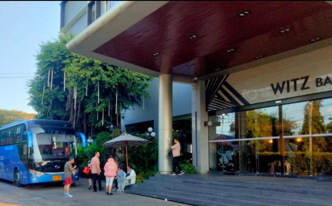 Witz Bangkok Ramkhamhaeng Hotel Exterior photo