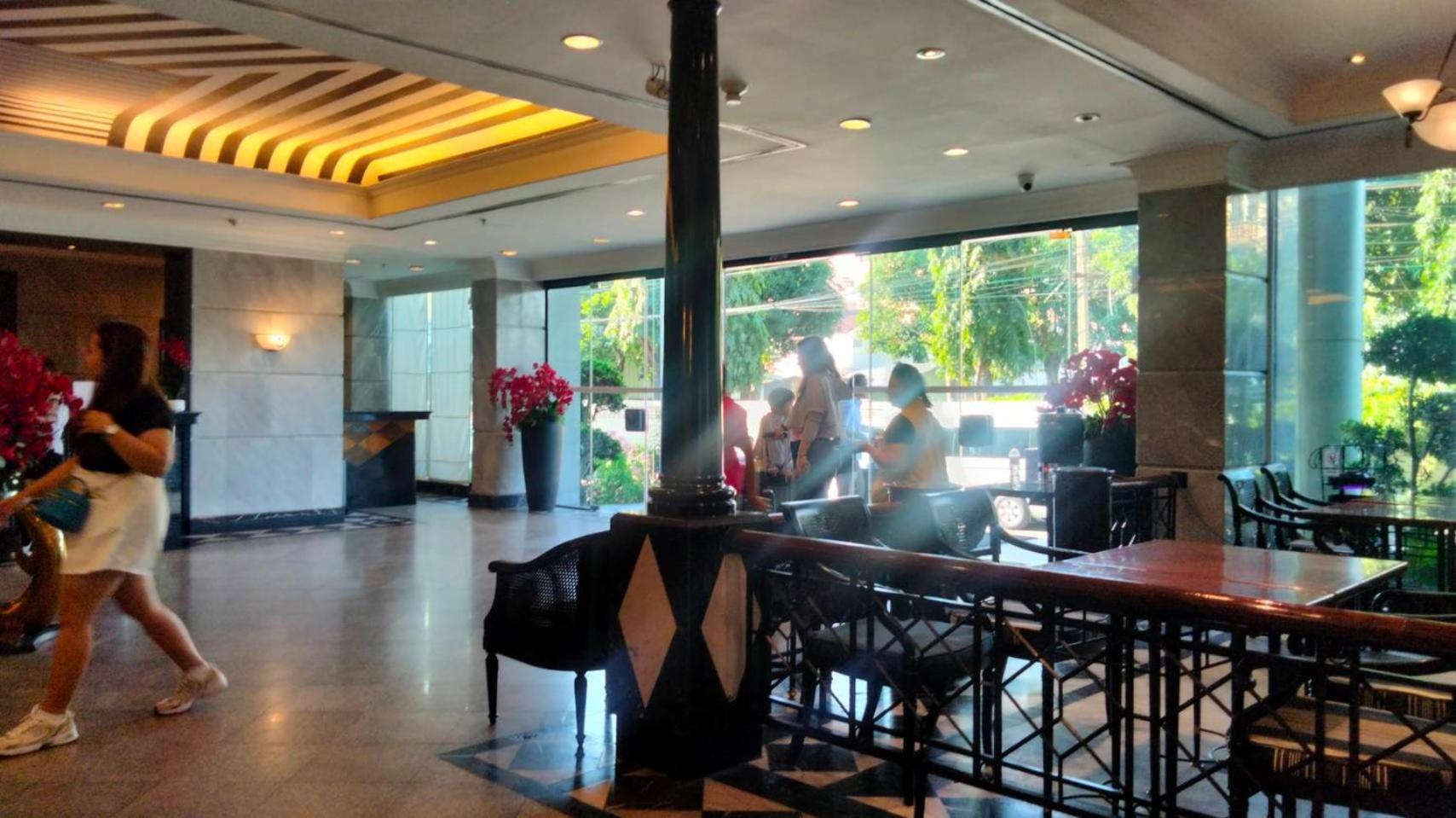 Witz Bangkok Ramkhamhaeng Hotel Exterior photo